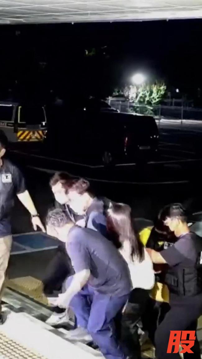 监控拍下嫌犯男扮女装拉行李箱抛尸